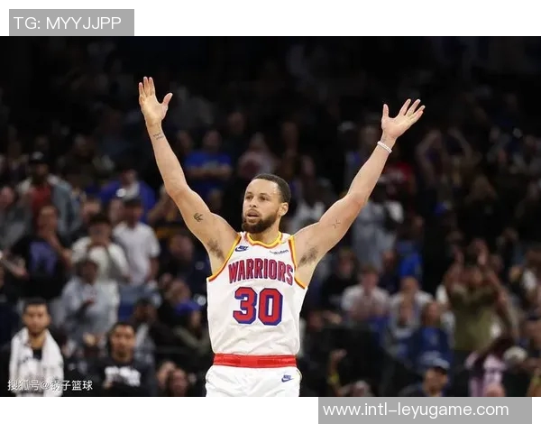 库里首节表现出色三分球命中率高达667贡献7分1板2助助力球队开局良好