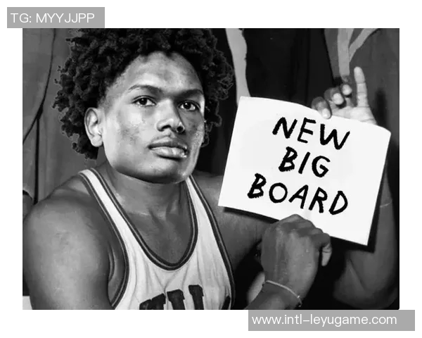 键盘侠新视角揭示阿门犯规真相期待火金季后赛抢七裁判应避免干扰比赛